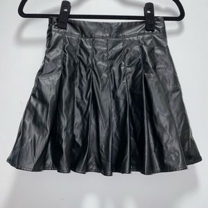 Black faux leather pleated skirt